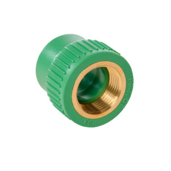 Conector PPR hembra de 25 mm con inserto de latón para conexiones de tuberías.